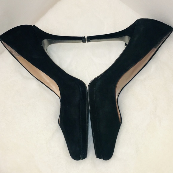 Elegant Black Leather Suede Tahari Heels Pumps - Picture 4 of 8